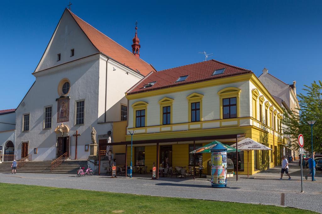 Penzion Longus Kyjov  Zewnętrze zdjęcie